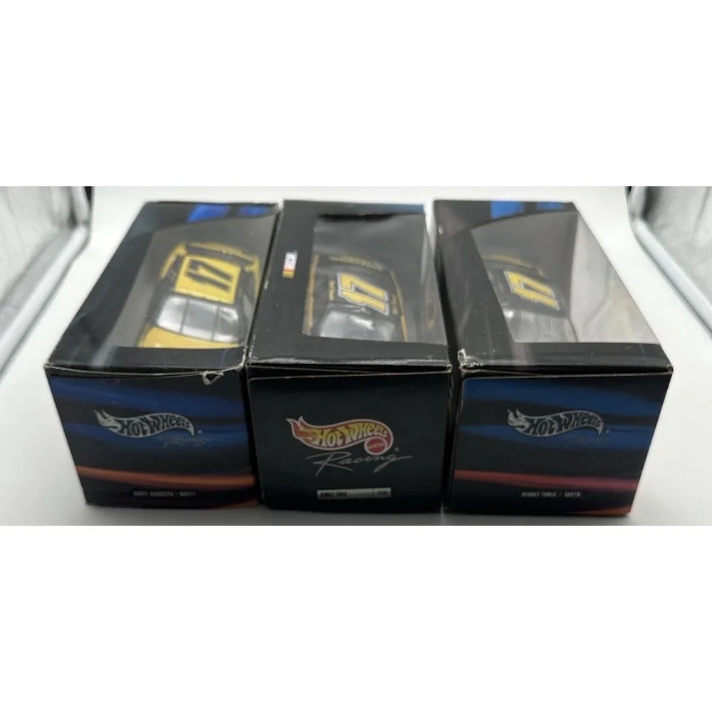 HOT WHEELS NASCAR 1:24 MATT KENSETH #17 DEWALT DIECAST CAR 3 CAR LOT